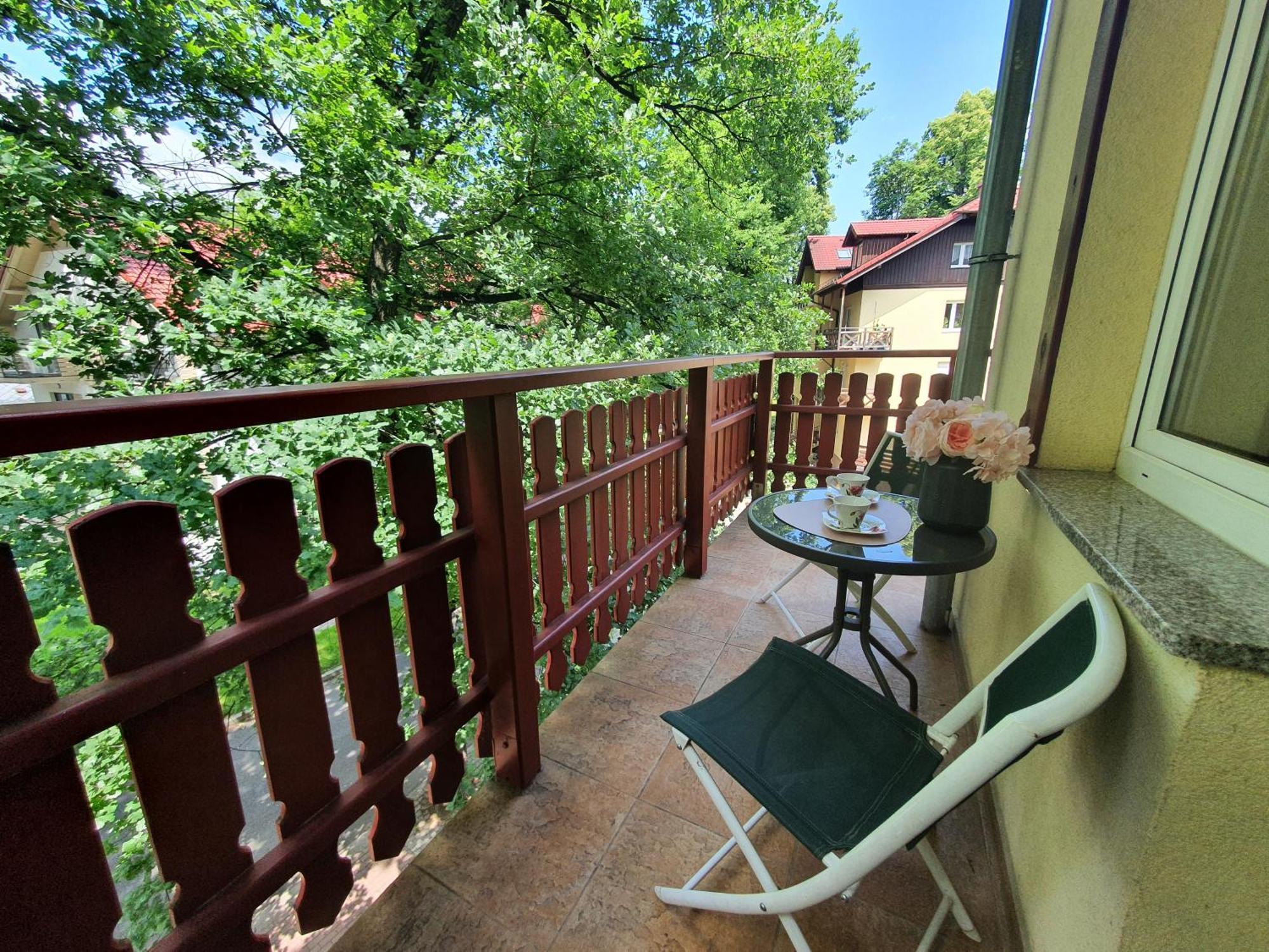 Sun&fun Pod Debami Nad Lomnica 1b I 2b- Blisko Centrum I Sklepow W Otoczeniu Zieleni Apartmán *